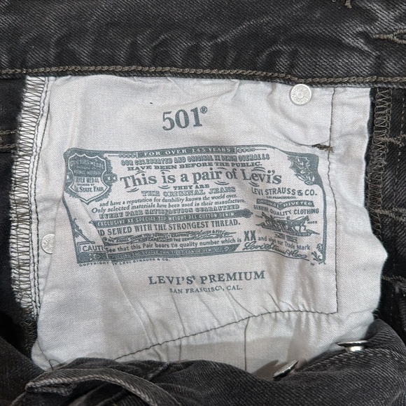 Levi's® Premium
501® HIGH RISE WOMEN'S SHORTS W26 - Picture 6 of 9